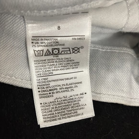 Old Navy Denim Bleached Cuffed Shorts - Size 8 - Picture 5 of 8